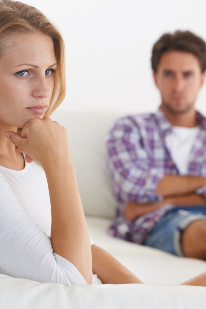 7 Signs You Are Dating a Man Who Has Nothing to Offer