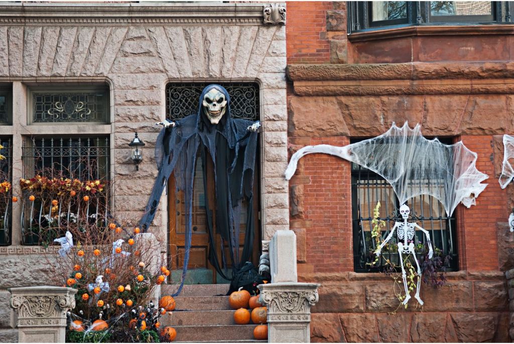 low cost halloween decorations